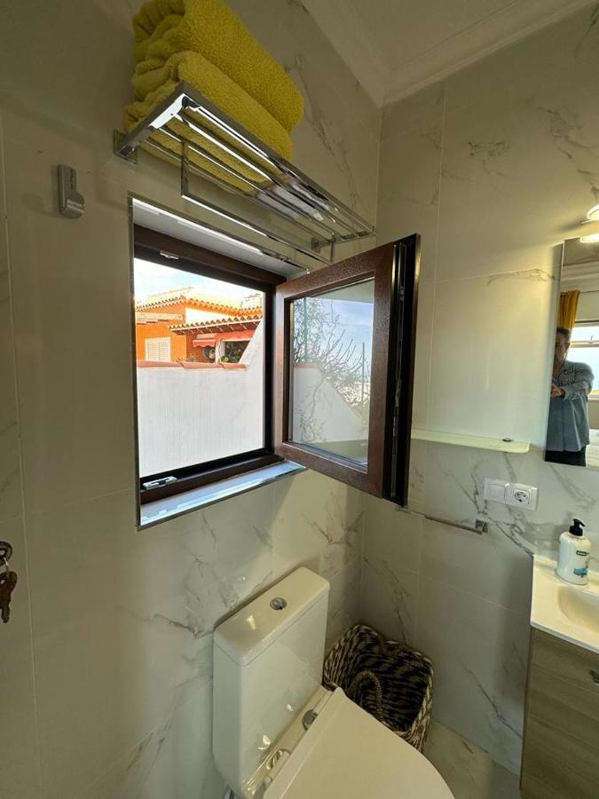 אדחה Tenerife Sur Habitacion De Lujo מראה חיצוני תמונה