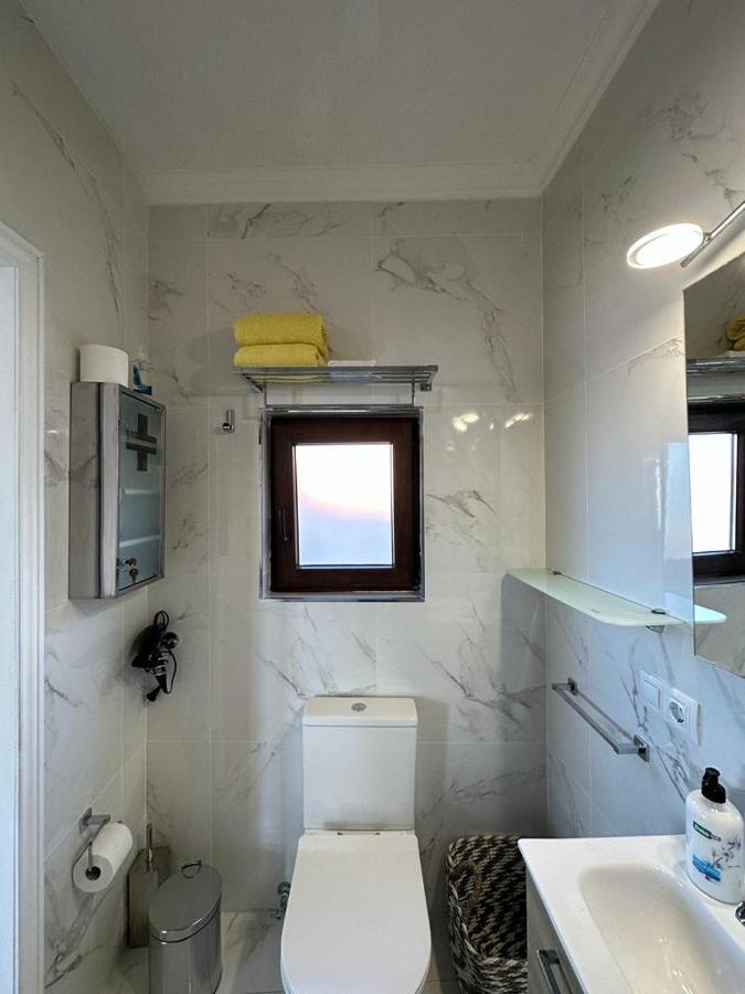 אדחה Tenerife Sur Habitacion De Lujo מראה חיצוני תמונה